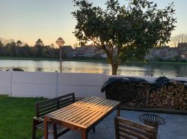 SPACIOUS HOUSE with GARDEN close to BRUSSELS EXPO!，位于Wemmel的酒店