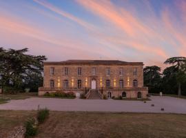 Château de Tauzies, The Originals Relais，位于盖亚克的酒店