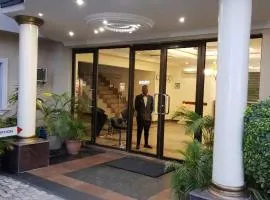 西提洛基酒店