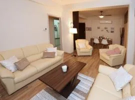 The Bridge-House Apartment