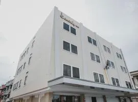 RedDoorz Plus near Ferry Terminal Batam Center