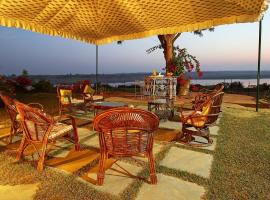 Bhadrawati - A Riverside Safari Lodge Ranthambore，位于萨瓦伊马多普尔的酒店