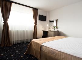 拉维旅馆 ，位于布拉日的带泳池的酒店