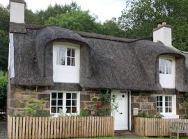 Glencroft A Fairytale Highland Cottage，位于阿伯费尔迪的酒店