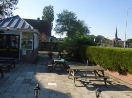 劳吉蒙特德斯代尔普舒酒店，位于霍尔沃德的酒店