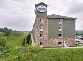 Suburban Studios Triadelphia - Wheeling at The Highlands，位于Triadelphia的酒店