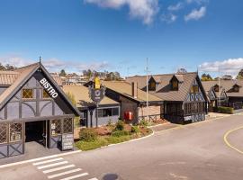 Olde Tudor Hotel，位于朗塞斯顿的酒店