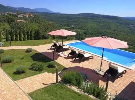 Home Andrea with infinity salty pool