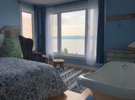 Suite 1, Flèche du fjord, vue Saguenay, Mont Valin，位于Saint-Fulgence的酒店