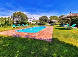 Casa rural exclusiva con 9 hab 16-25pax con piscina privada y BBQ cubierta，位于瑞达里那的乡间豪华旅馆