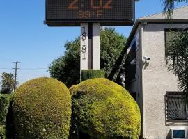 Sierra Crossing Motel，位于Bloomington的酒店