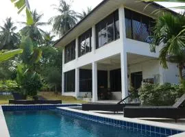 Twin Villas Apartment with Swimming Pool for 2 houses