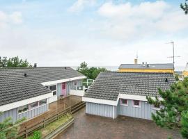8 person holiday home in Glesborg，位于菲耶勒鲁普的酒店