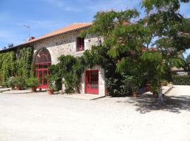 LA FERME DE ROUFFIGNAC，位于Blanzac的酒店