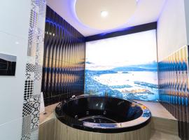 Al Campanile H Napoli Centro, by ClaPa Group Dislocated Hospitality，位于那不勒斯的酒店