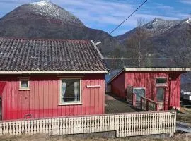 6 person holiday home in Halsanaustan