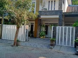 Kalandra Guest House