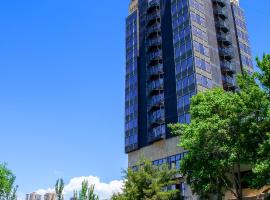 President Hotel by Hrazdan Hotel CJSC，位于埃里温的酒店