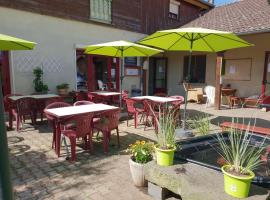 Le livradois，位于Arlanc的酒店