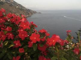 Coastal Cliff, Amalfi，位于Pianillo的酒店