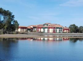 appartement T2bis idealement situé au bord du lac marin de Vieux Boucau，位于布科·莱斯白老城的酒店