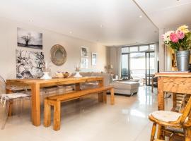 Luxury Ocean View 2 Bed Apartment 259 Eden on the Bay, Blouberg, Cape Town，位于比格湾的宠物友好酒店