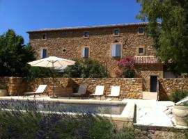 le mas du cypres, 12 pers et piscine，位于Aigaliers的酒店