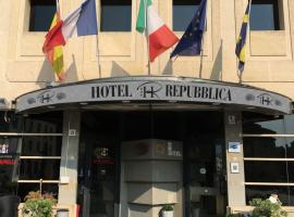 HR Hotel，位于蒙法尔科内的里雅斯特机场 - TRS附近的酒店