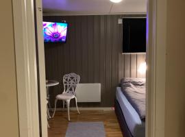 Cozy & private room in the middle of Lofoten，位于莱克内斯的公寓