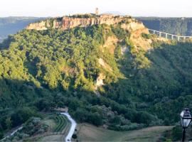 Le Calanque La Terrazza su Civita，位于Lubriano的酒店