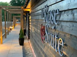 Rose Suite & Executive rooms，位于Little Baddow的酒店