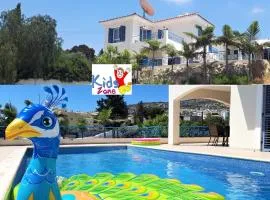 "FUN IN THE SUN" Villa