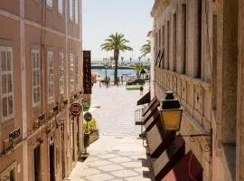 Cascais Bay - 100m from the beach