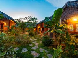 Ninh Binh Palm Homestay，位于宁平白亭寺附近的酒店