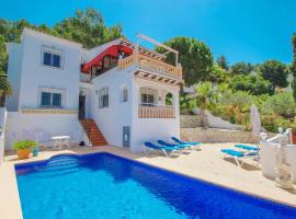 Alma - holiday home with private swimming pool in Benitachell，位于库姆布勒德尔索尔的酒店