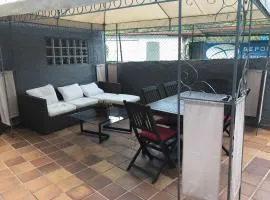Apartamento con terraza y chimenea
