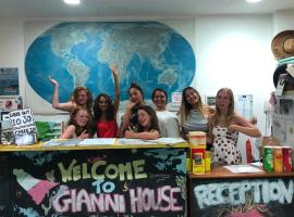 Gianni House Backpackers Hostel，位于贾迪尼-纳克索斯的青旅