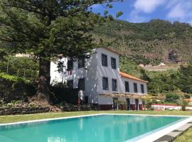 Casa Oliveira Esmeraldo - Guest Houses，位于圣维森特圣维森特岛火山洞穴附近的酒店
