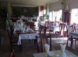 Hotel Sliv，位于Vinica的酒店