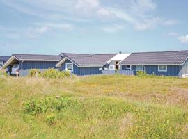 Amazing Home In Hvide Sande With Sauna，位于比耶勒高的酒店