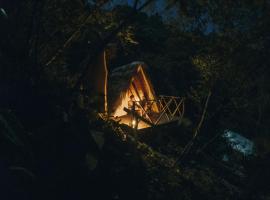 El Tigrillo Rio Claro by Los Colores Ecoparque，位于多拉代尔的酒店