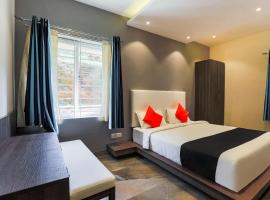 Capital O 49808 Royal Crown Resorts Deluxe，位于科塔吉里的酒店