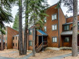 Aspen Grove Hideaway，位于特拉基的酒店