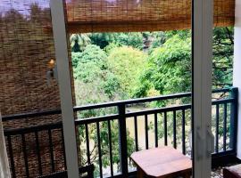 Jenushi homestay，位于康提Kandy Royal Botanic Gardens附近的酒店