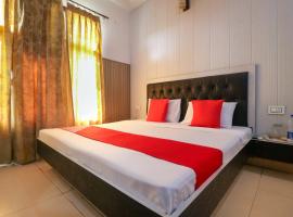 OYO 47489 Hotel Silver Leaf，位于Nūruddīn的酒店