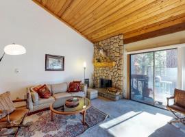 Huntington Lake Condo 92，位于Lakeshore的公寓