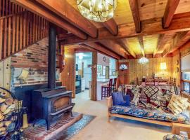 Picture Perfect Chalet，位于Prosser Lakeview Estates的乡村别墅