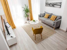 GoToSeville FERIA APARTMENTS，位于塞维利亚的酒店