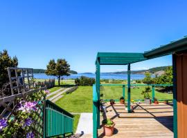 The Beach House on Lopez Island，位于Lopez的酒店