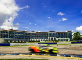 SEVEN Sebring Raceway Hotel